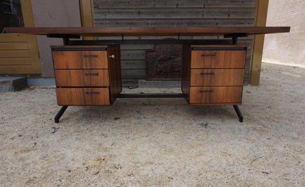 rosewood-desk-bureau-by-friso-kramer-and-coen-de-vries-de-adelaar-antiek-design-vintage-eeka